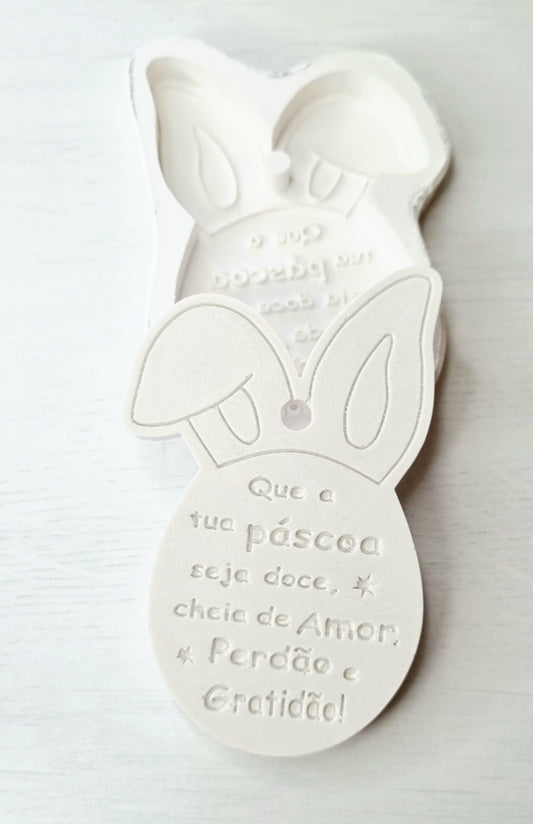 Molde de coelho da Páscoa branco, com recorte em forma de orelhas e texto