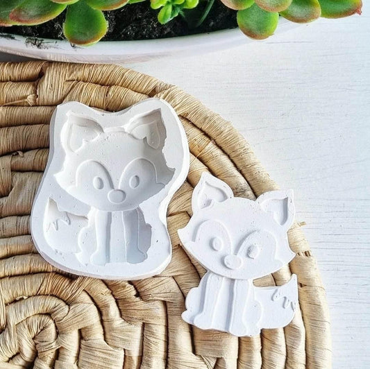 Molde em silicone branco com duas figuras de raposa do Pequeno Príncipe