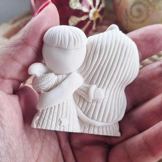 Figura decorativa de presépio 3D, anjo com vestido branco em relevo, vista lateral