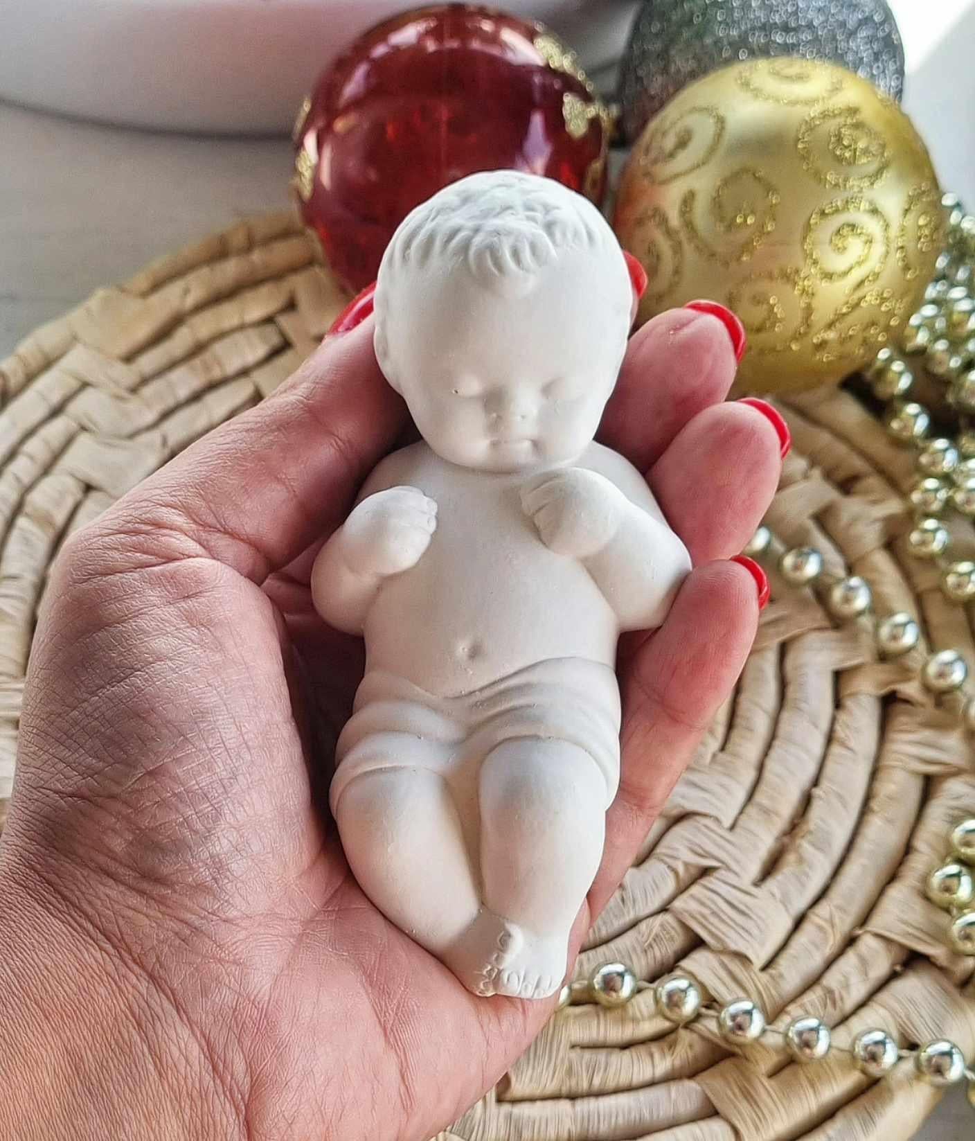 Molde grande de menino Jesus, figurina branca com rosto sereno