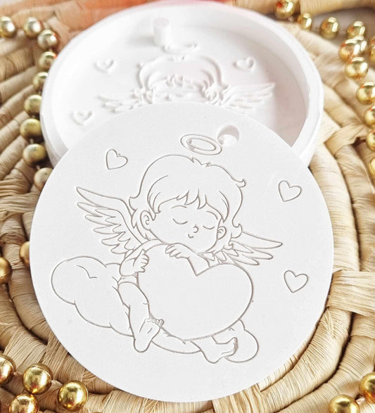 Molde redondo branco com anjo angelical e corações em relevo