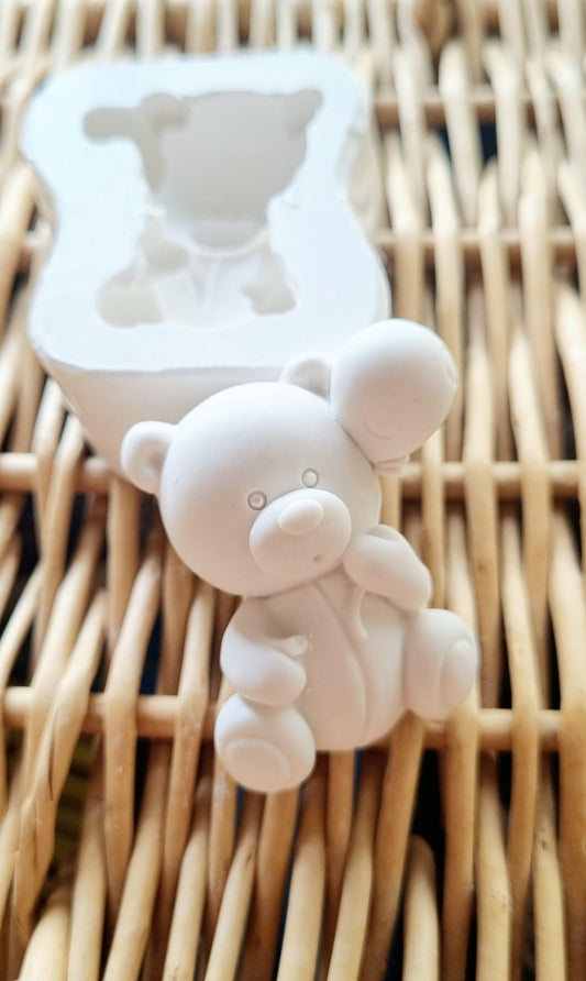 Molde de silicone em forma de ursinho pequeno, branco