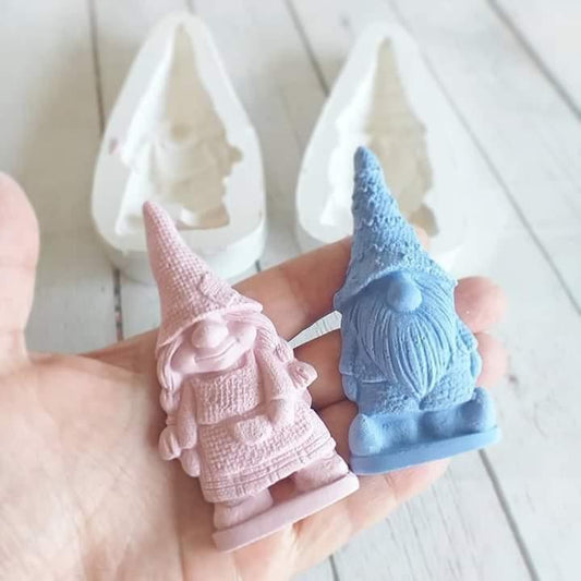 Molde de gnomo de menina em silicone, detalhes rosa e azul, segurado na mão