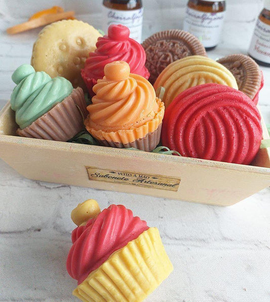 Molde cupcake c/ cereja 3D - CHEIRALFAZEMA