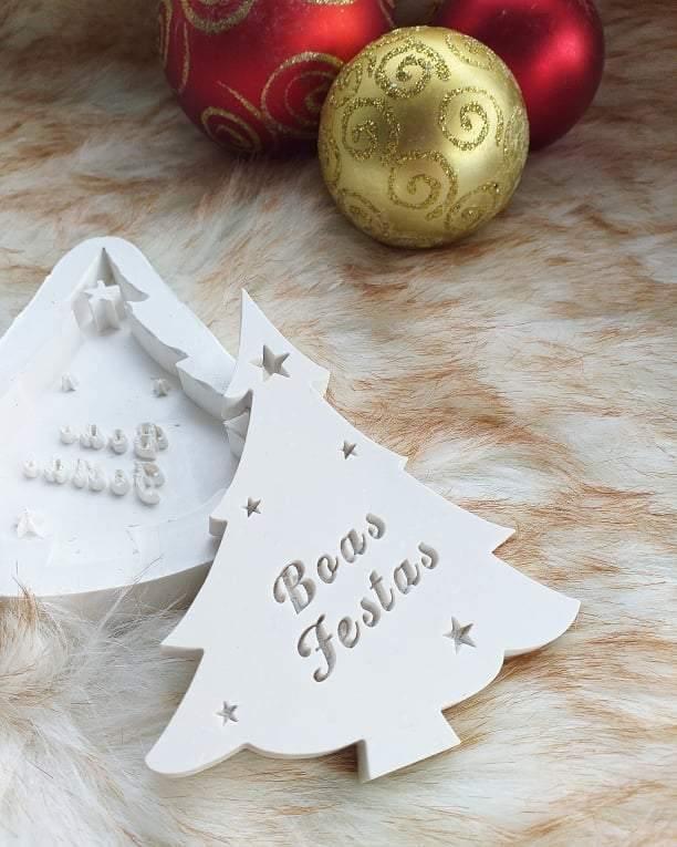 Molde de árvore branco «Boas Festas» com estrelas em relevo