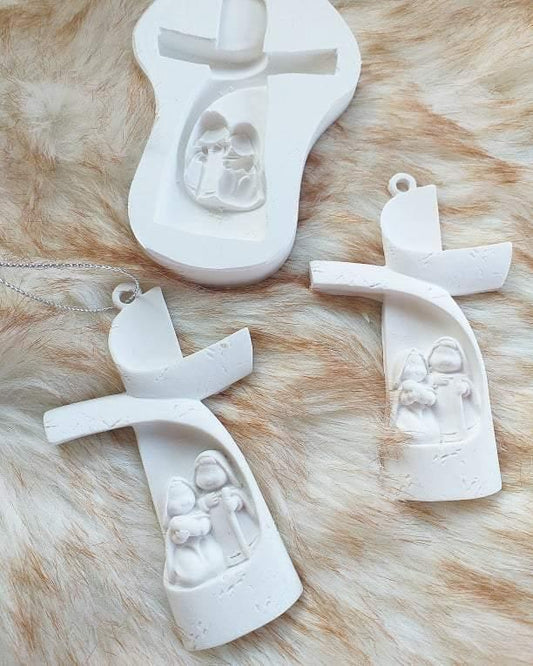 Molde de cruz para presépio branco, com relevos de figura e anjos