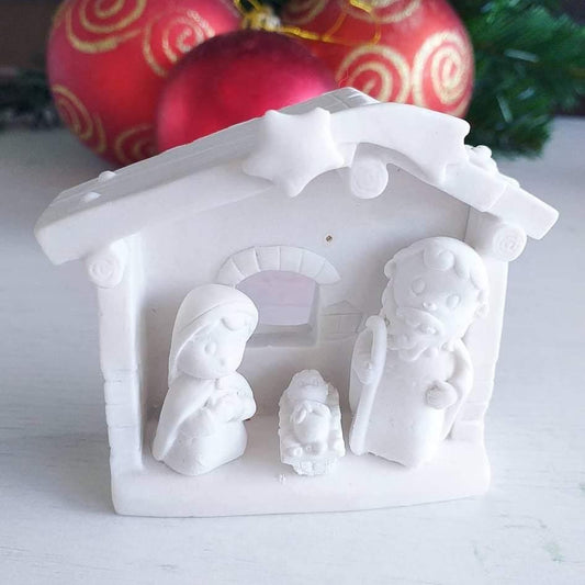 Molde de presépio cabana branco, 4 peças, com telhado e figuras sentadas