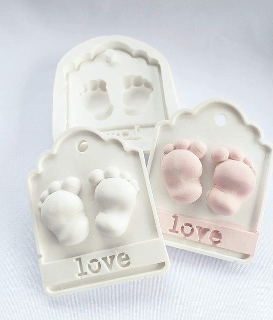 Molde de silicone branco com pata e pezinhos, forma «love»