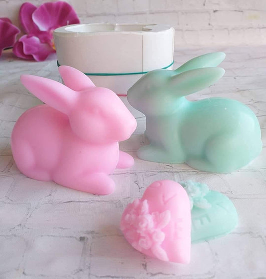 Molde 3D de coelho grande em silicone rosa e azul-claro, com acabamento liso