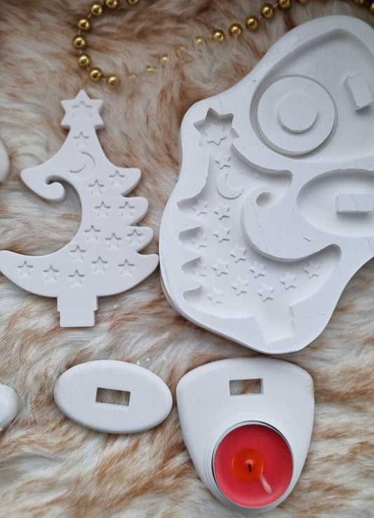 Molde em silicone branco em forma de árvore de Natal, com vela vermelha e pavio