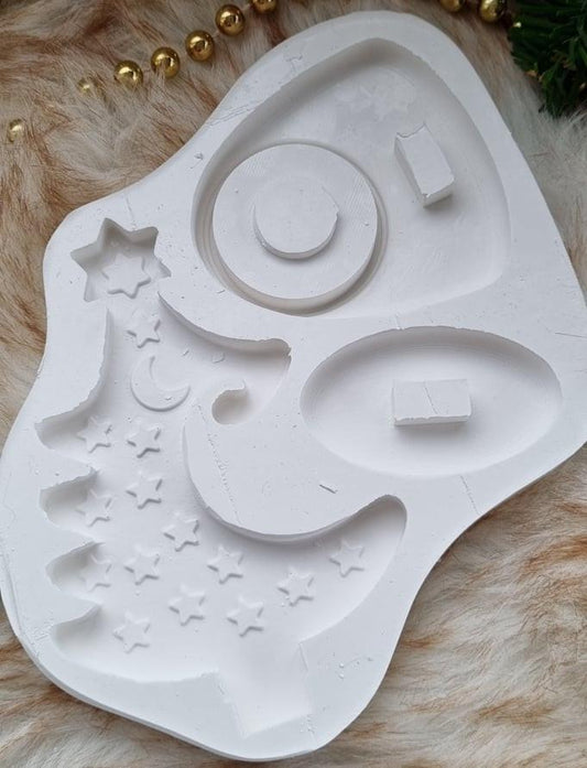 Molde em silicone branco em forma de árvore de Natal, com ranhuras e base circular