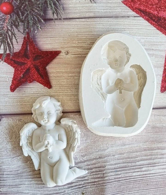 Molde oval de anjo em resina branca com figura de anjo e rosário
