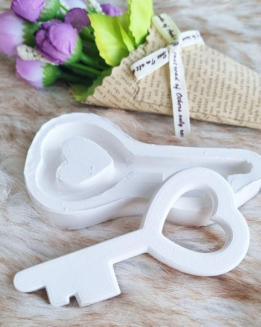 Molde de chave em silicone branco, com formato de coração