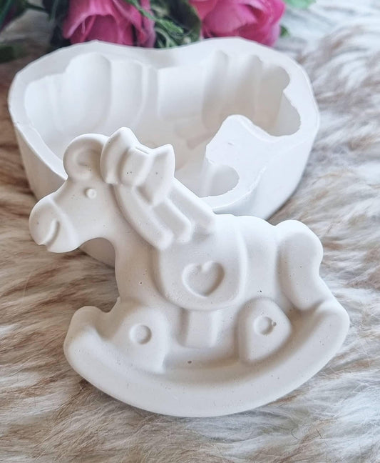 Molde em silicone de cavalo no baloiço, cor branca