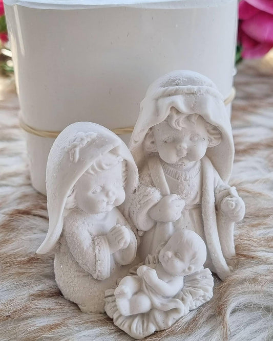 Molde de presépio 3D IV com figuras do Menino, Maria e José em relevo branco