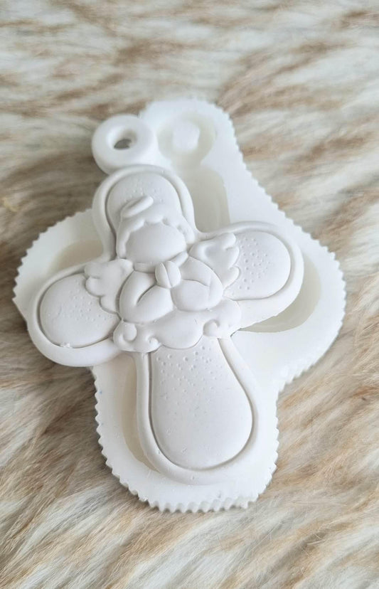 Molde de cruz de anjo branco com coração decorativo e argola superior