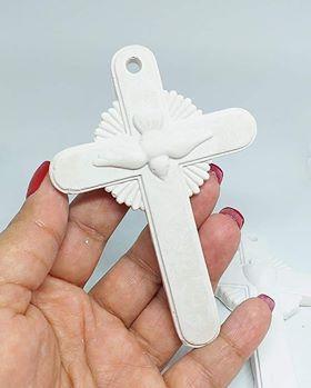 Moldes em forma de cruz com pomba grande em relevo, branco