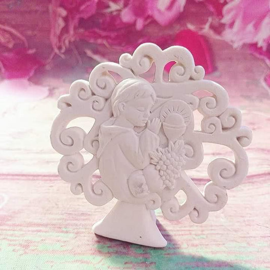 Molde de Árvore da Vida com menino da comunhão, figura branca