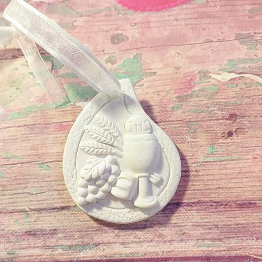 Moldura gota para comunhão, cálice em relevo branco com alça