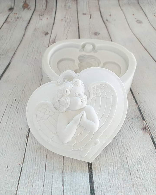 Molde em forma de coração com relevo de anjo em perfil, branco