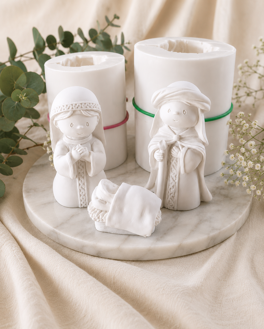 Conjunto de 3 moldes para presépio brancos com figuras de criança e manjedoura