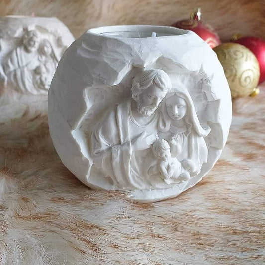 Porta-vela branco em moldura 3D com relevo da Sagrada Família