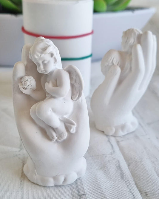 Molde de mão com anjo 3D em relevo, figura branca com criança ao colo