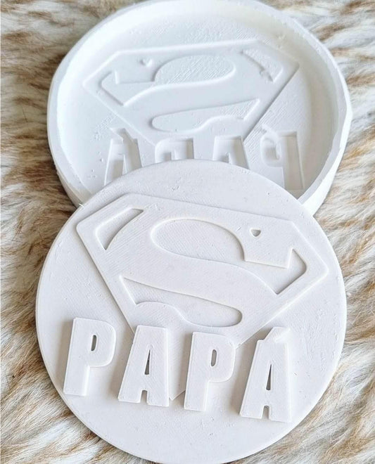 Molde circular duplo branco, com relevo de medalha PAPA e símbolo no centro